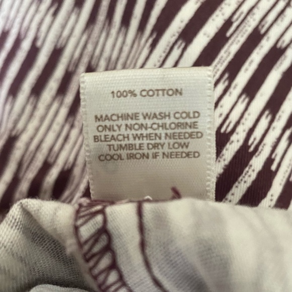 Loft Ann Taylor  burgundy and white Shorts size 8P - Picture 7 of 7